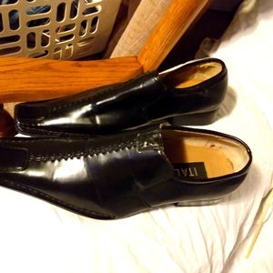 Mens shoes